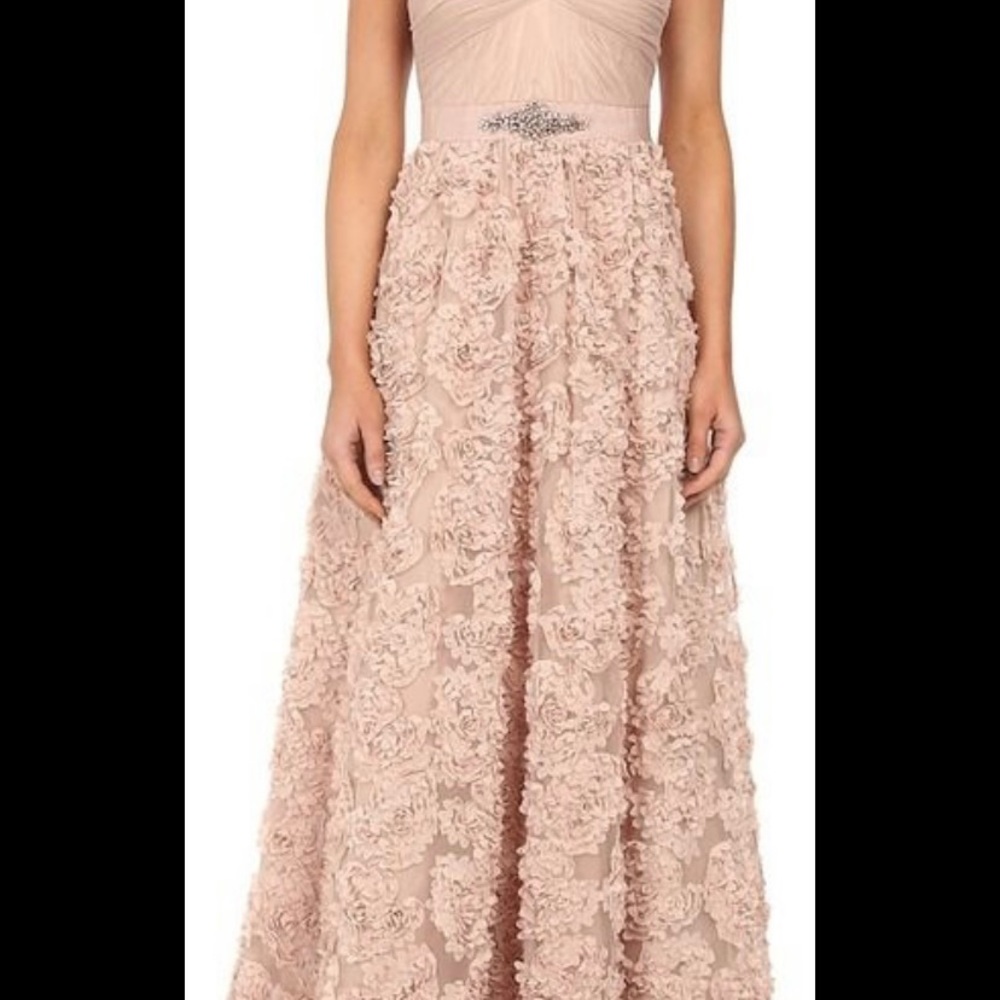 Adrianna Papell Sleeveless Tulle Chiffon Petal Ballgown - BLACK